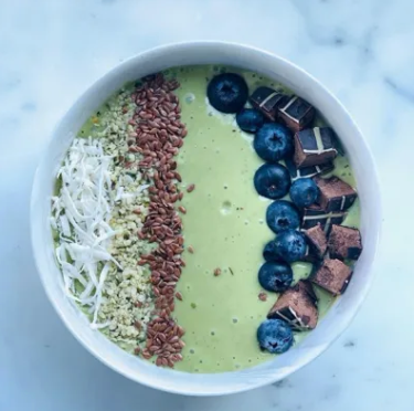 Smoothie bowl matcha