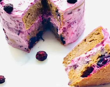 Panqué de plátano y blueberrys