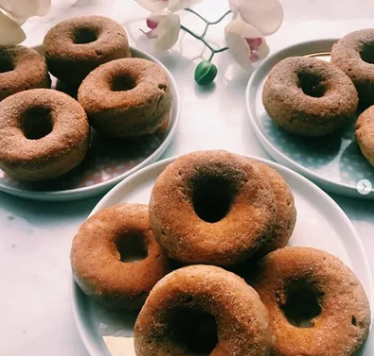 Donas horneadas de manzana