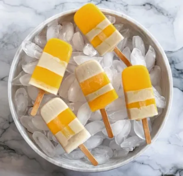 Paletas de mango con coco